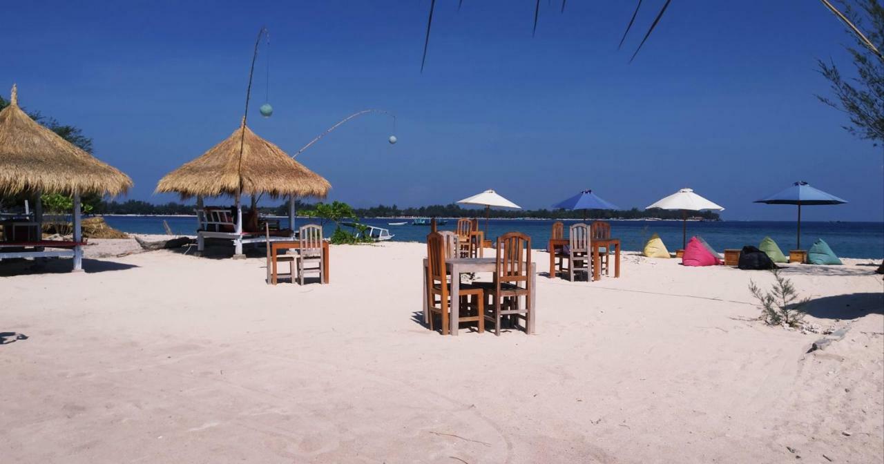 Sunset Beach Bungalow Gili Meno Exterior photo